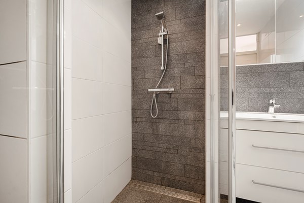 Medium property photo - S. F. Van Ossstraat 150, 1068 JM Amsterdam